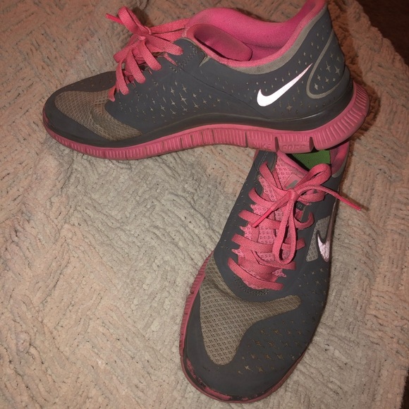 Nike Free 4.0 V2 Womens Running Shoes Grey/Pink - Picture 5 of 5